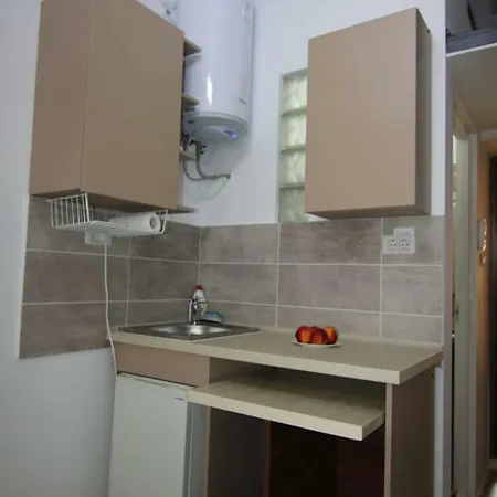 I.s. Studio Apartment *